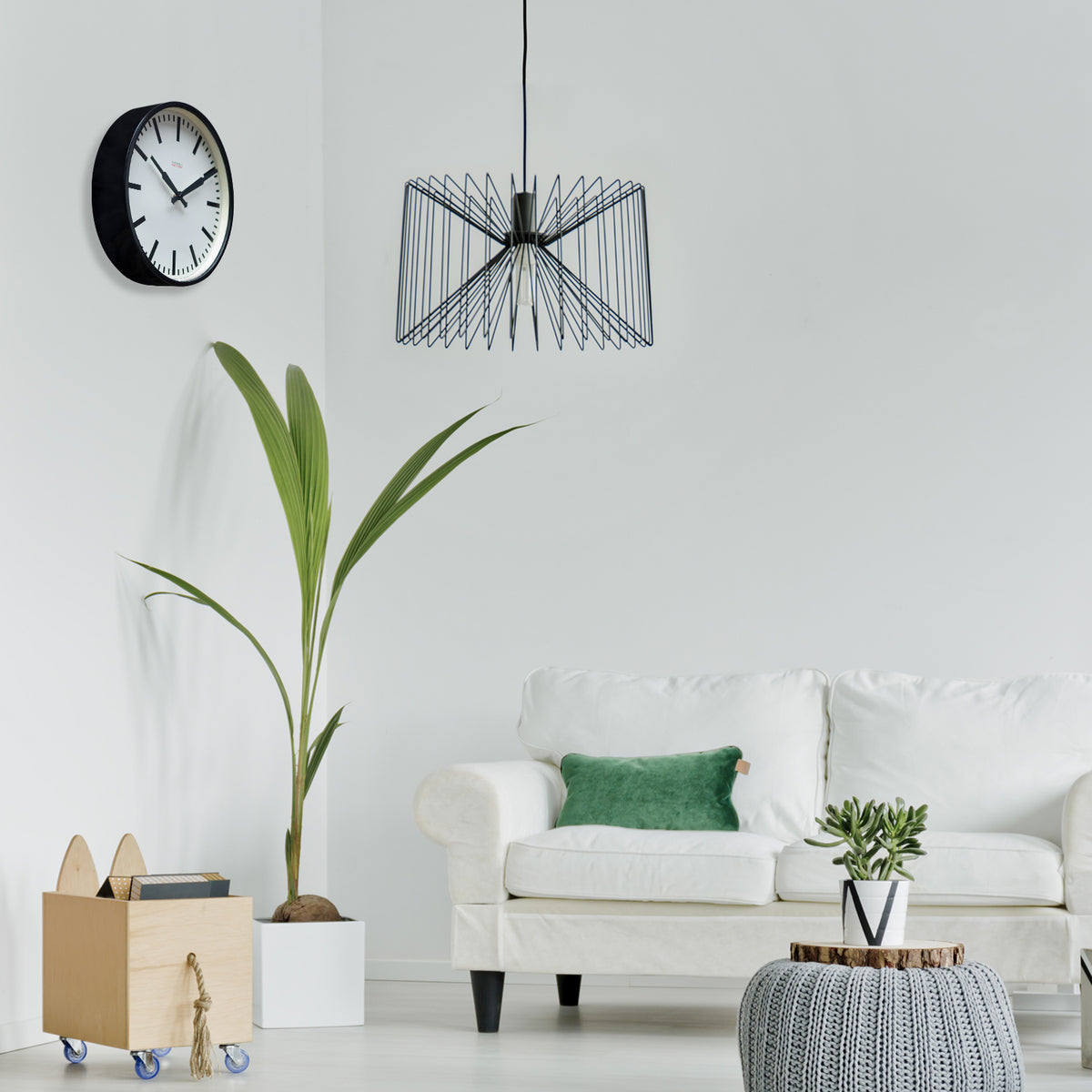 Cloudnola Factory Black Station Clock – Industrial Design with Baton Dial