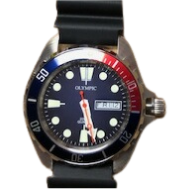 200m Divers Steel Watch - Black-Green - Red